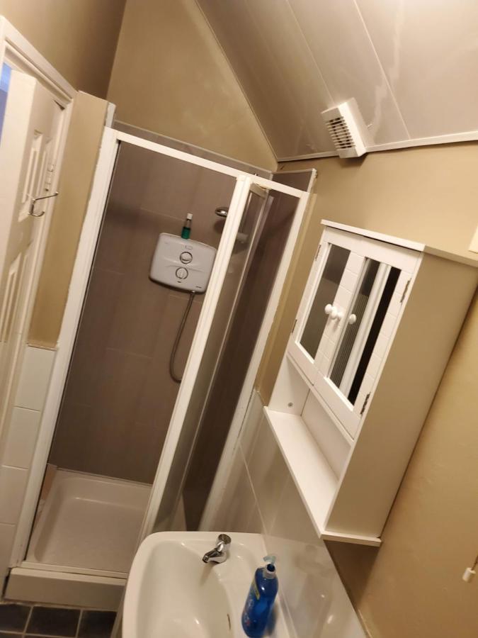Apt. 2 - Town Centre Apartment Bagenalstown Eksteriør bilde