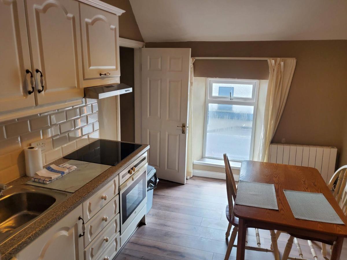 Apt. 2 - Town Centre Apartment Bagenalstown Eksteriør bilde